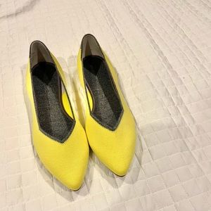Rothys NWOB Sz 10.5 Sunbeam Merino Wool Points